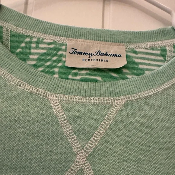 NWOT Men’s Long Sleeve Reversible Tommy Bahama Pullover - Picture 2 of 13